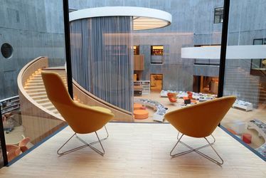 bib_niemeyer_le_6567_w[1].jpg